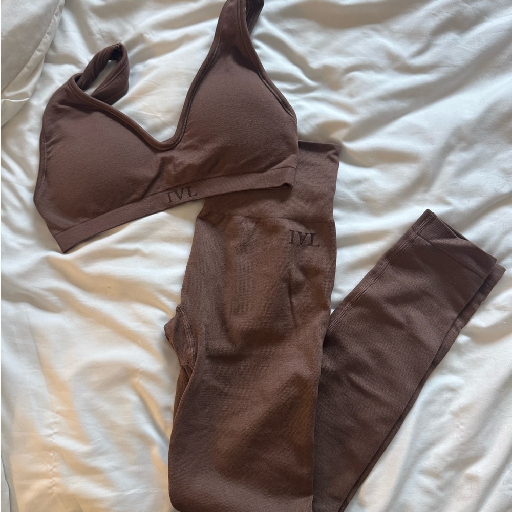 NWOT IVL Set
